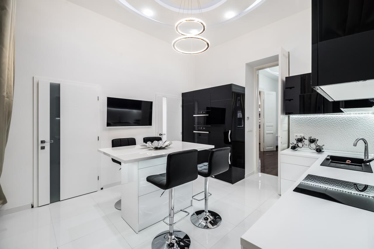 Opera Balkony Luxury Apartment With Free Parking Budapest Exterior photo